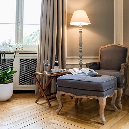 Hotel Domaine Des Sequoias - Les Collectionneurs Ruy-Montceau Esterno foto