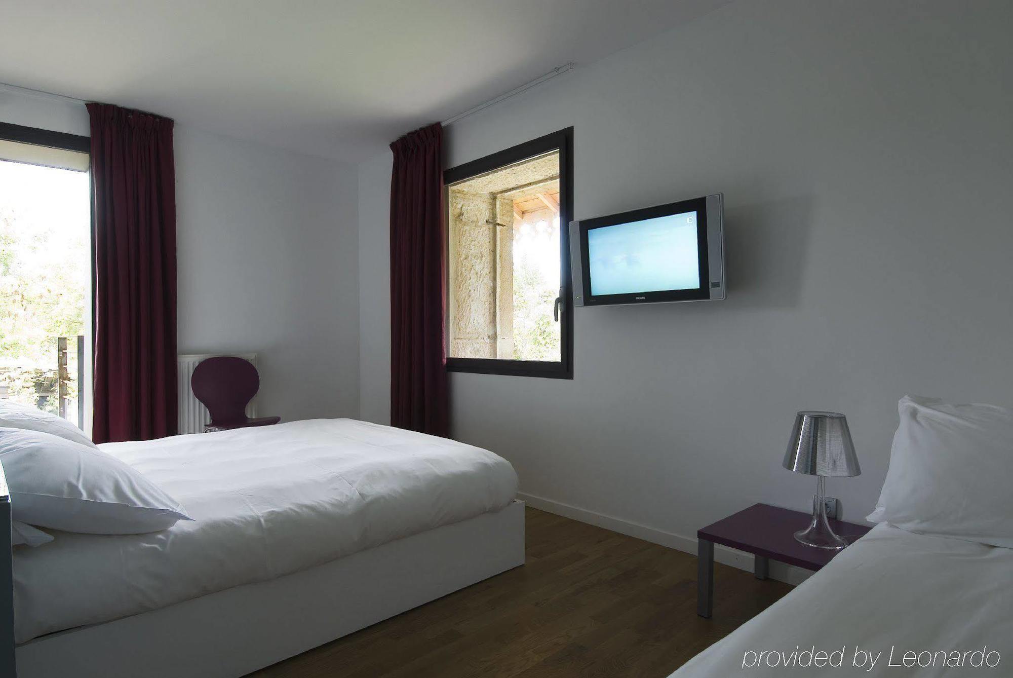 Hotel Domaine Des Sequoias - Les Collectionneurs Ruy-Montceau Esterno foto